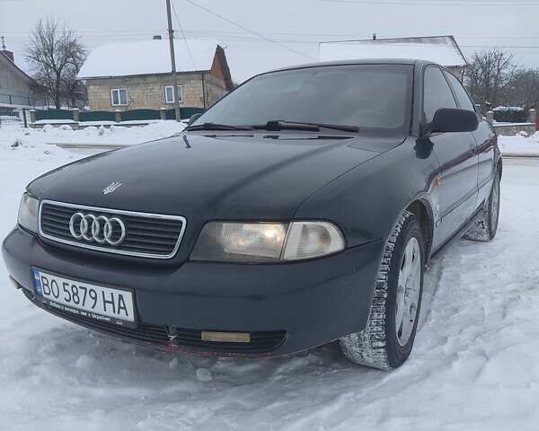 Синій Ауді А4, об'ємом двигуна 1.6 л та пробігом 300 тис. км за 2750 $, фото 1 на Automoto.ua