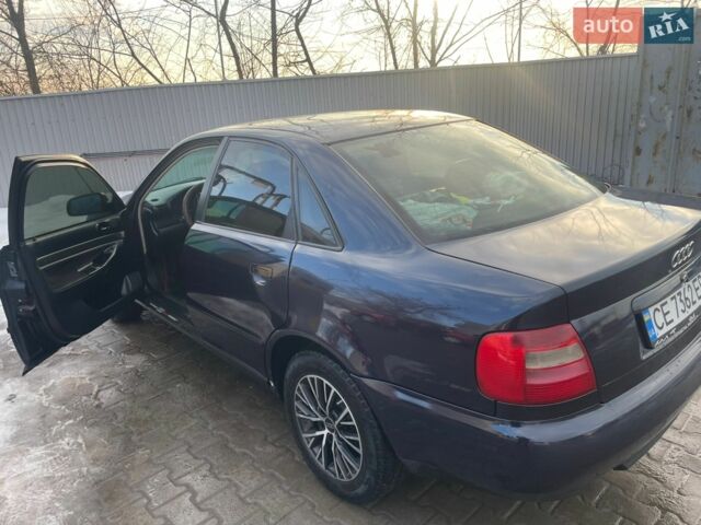 Синий Ауди А4, объемом двигателя 1.6 л и пробегом 400 тыс. км за 2100 $, фото 1 на Automoto.ua
