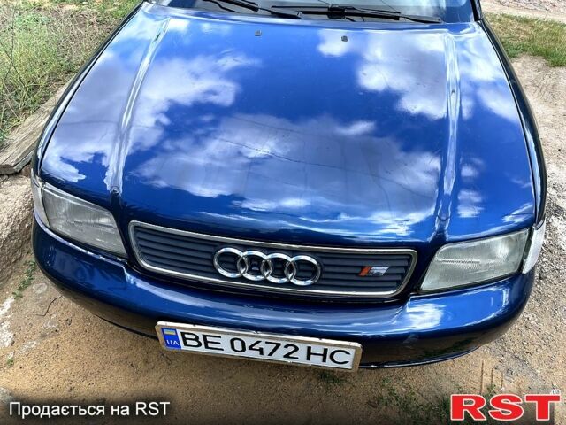 Синий Ауди А4, объемом двигателя 1.6 л и пробегом 0 тыс. км за 3000 $, фото 1 на Automoto.ua