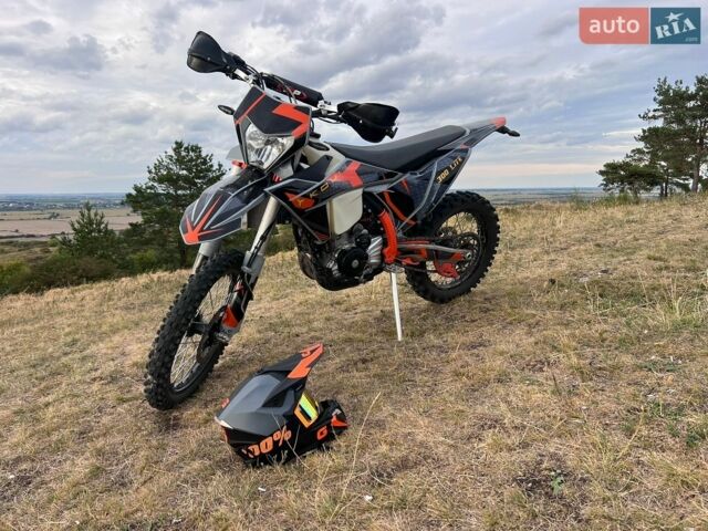 Синій Ауді А4, об'ємом двигуна 1.6 л та пробігом 428 тис. км за 2500 $, фото 1 на Automoto.ua