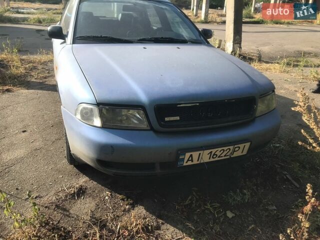 Синий Ауди А4, объемом двигателя 1.6 л и пробегом 428 тыс. км за 2500 $, фото 1 на Automoto.ua
