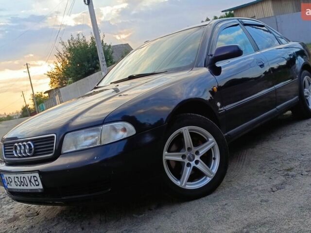 Синий Ауди А4, объемом двигателя 1.6 л и пробегом 425 тыс. км за 2900 $, фото 1 на Automoto.ua