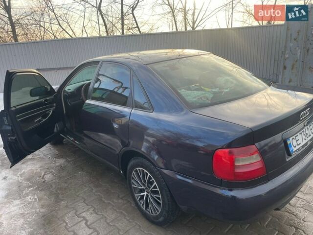 Синий Ауди А4, объемом двигателя 1.6 л и пробегом 400 тыс. км за 3000 $, фото 1 на Automoto.ua