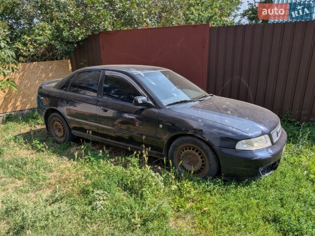 Синий Ауди А4, объемом двигателя 1.8 л и пробегом 294 тыс. км за 2000 $, фото 1 на Automoto.ua
