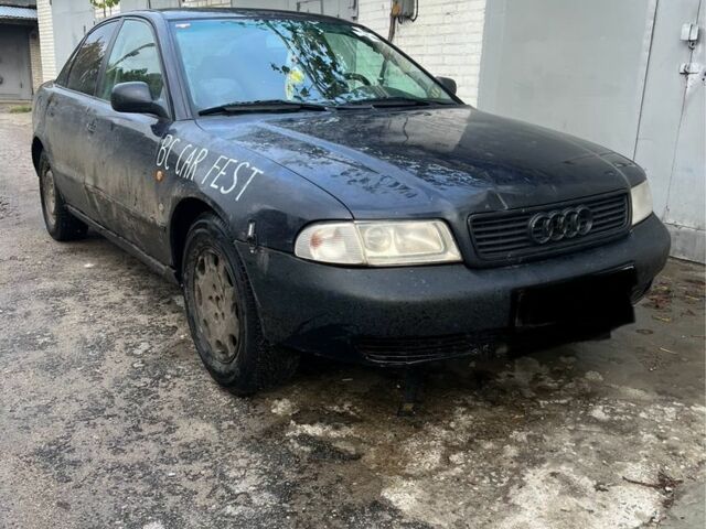 Синий Ауди А4, объемом двигателя 2.6 л и пробегом 200 тыс. км за 1000 $, фото 1 на Automoto.ua