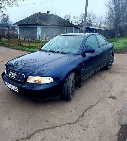 Синій Ауді А4, об'ємом двигуна 1.6 л та пробігом 507 тис. км за 2200 $, фото 1 на Automoto.ua