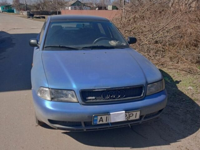 Синій Ауді А4, об'ємом двигуна 1.6 л та пробігом 305 тис. км за 2600 $, фото 1 на Automoto.ua