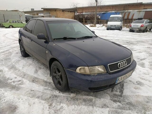 Синій Ауді А4, об'ємом двигуна 1.8 л та пробігом 216 тис. км за 2150 $, фото 1 на Automoto.ua