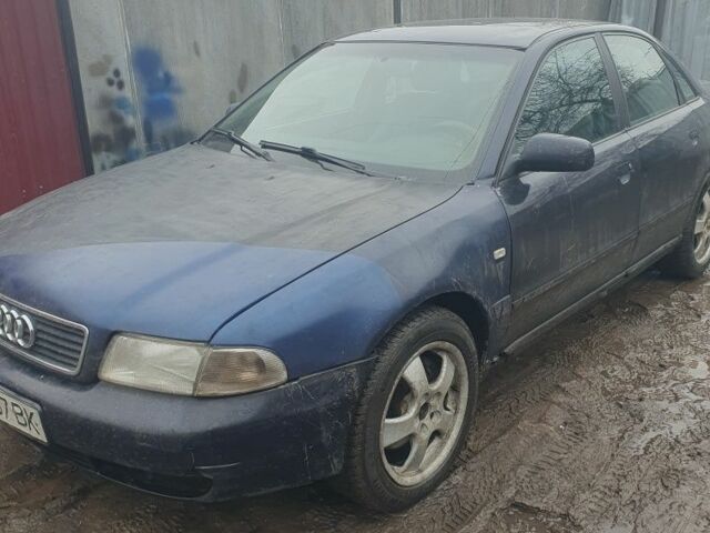 Синий Ауди А4, объемом двигателя 1.8 л и пробегом 330 тыс. км за 1100 $, фото 1 на Automoto.ua