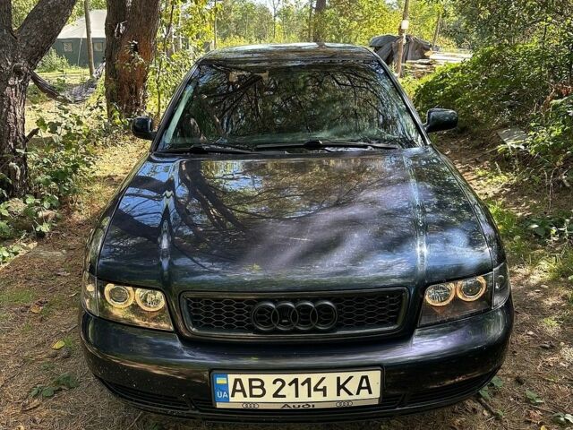 Синій Ауді А4, об'ємом двигуна 1.6 л та пробігом 268 тис. км за 3900 $, фото 1 на Automoto.ua