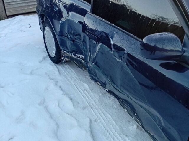 Синій Ауді А4, об'ємом двигуна 1.6 л та пробігом 350 тис. км за 1500 $, фото 1 на Automoto.ua