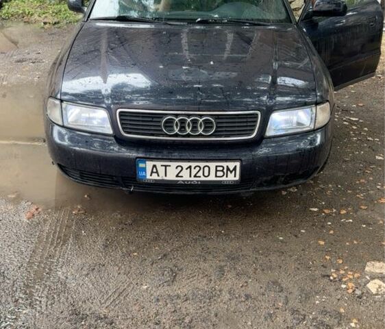 Синій Ауді А4, об'ємом двигуна 1.6 л та пробігом 380 тис. км за 1967 $, фото 1 на Automoto.ua