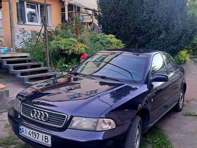 Синий Ауди А4, объемом двигателя 1.6 л и пробегом 340 тыс. км за 3000 $, фото 1 на Automoto.ua