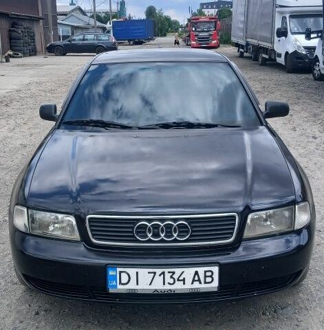 Синий Ауди А4, объемом двигателя 1.8 л и пробегом 270 тыс. км за 2810 $, фото 1 на Automoto.ua