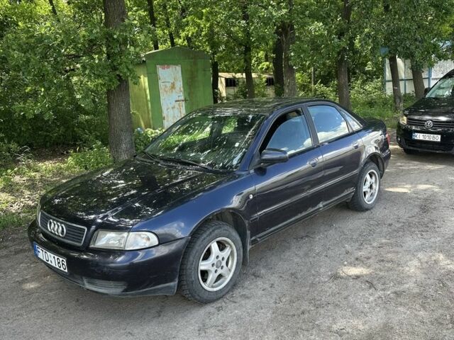 Синий Ауди А4, объемом двигателя 1.6 л и пробегом 258 тыс. км за 1300 $, фото 1 на Automoto.ua