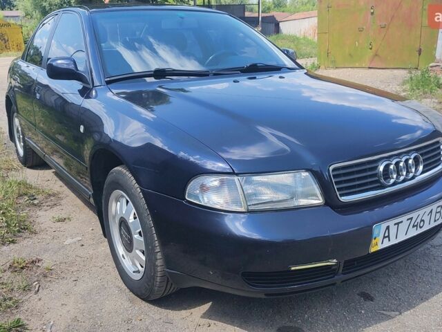 Синий Ауди А4, объемом двигателя 1.8 л и пробегом 210 тыс. км за 4000 $, фото 1 на Automoto.ua