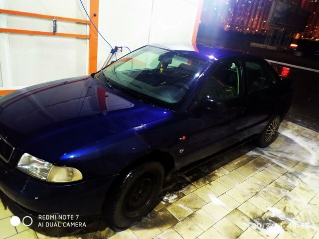 Синій Ауді А4, об'ємом двигуна 1.9 л та пробігом 300 тис. км за 1050 $, фото 1 на Automoto.ua