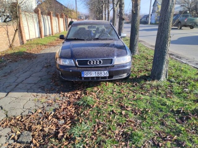 Синий Ауди А4, объемом двигателя 1.9 л и пробегом 300 тыс. км за 1666 $, фото 1 на Automoto.ua