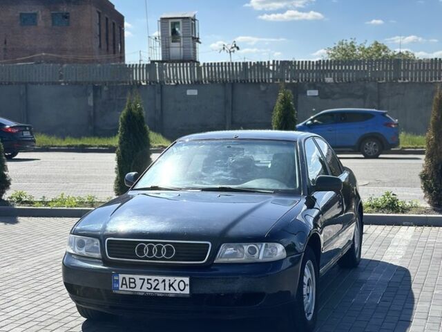 Синий Ауди А4, объемом двигателя 1.6 л и пробегом 347 тыс. км за 2649 $, фото 1 на Automoto.ua