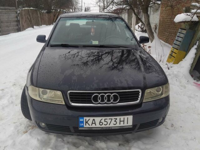 Синий Ауди А4, объемом двигателя 2.4 л и пробегом 323 тыс. км за 3000 $, фото 1 на Automoto.ua
