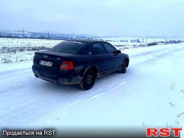 Синій Ауді А4, об'ємом двигуна 1.8 л та пробігом 0 тис. км за 3000 $, фото 1 на Automoto.ua