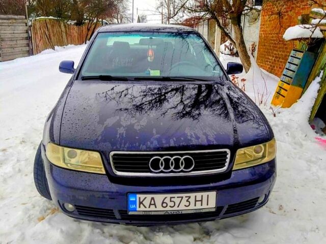 Синий Ауди А4, объемом двигателя 2.4 л и пробегом 323 тыс. км за 3200 $, фото 1 на Automoto.ua