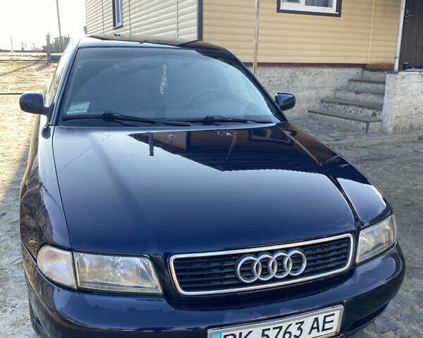 Синій Ауді А4, об'ємом двигуна 1.6 л та пробігом 36 тис. км за 3000 $, фото 1 на Automoto.ua