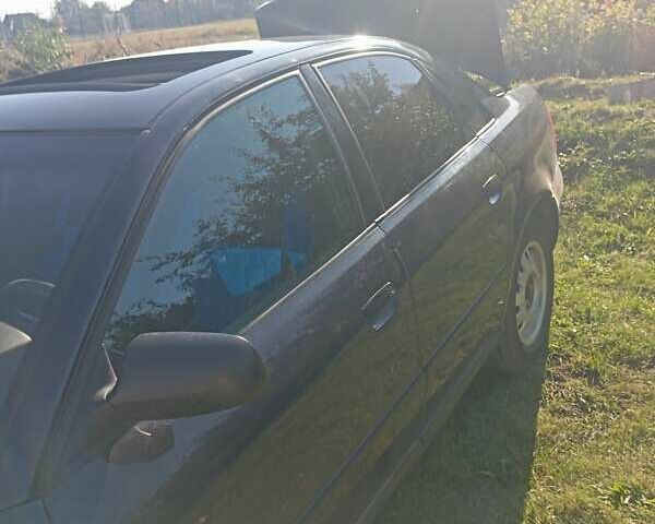 Синій Ауді А4, об'ємом двигуна 1.6 л та пробігом 208 тис. км за 4000 $, фото 1 на Automoto.ua