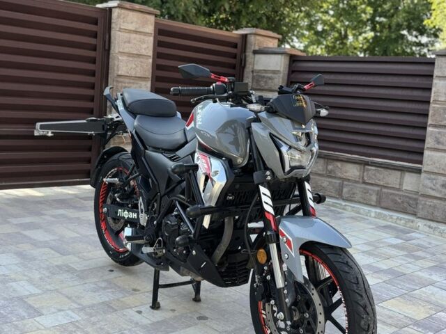 Синій Ауді А4, об'ємом двигуна 2.5 л та пробігом 300 тис. км за 2510 $, фото 1 на Automoto.ua