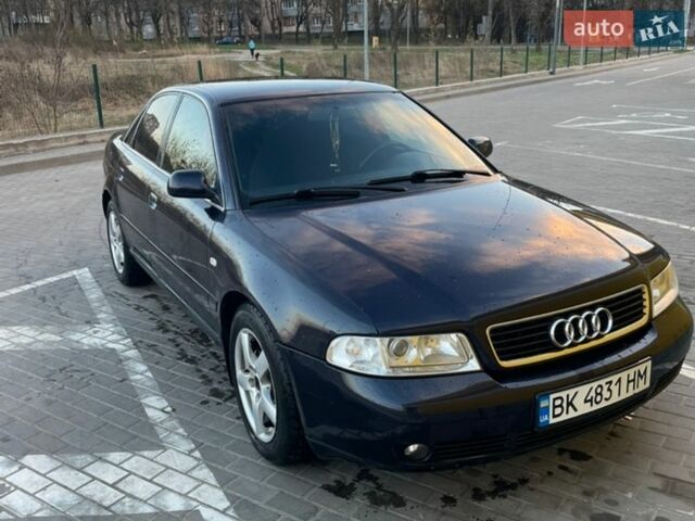 Синий Ауди А4, объемом двигателя 1.8 л и пробегом 277 тыс. км за 3200 $, фото 1 на Automoto.ua