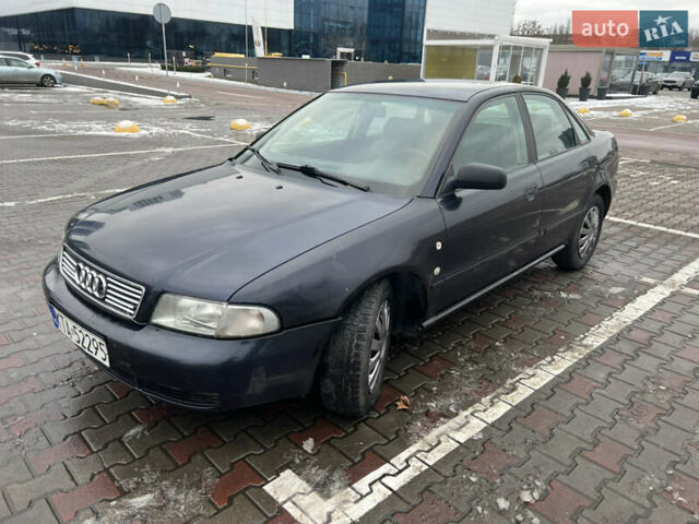 Синий Ауди А4, объемом двигателя 1.8 л и пробегом 240 тыс. км за 1900 $, фото 1 на Automoto.ua