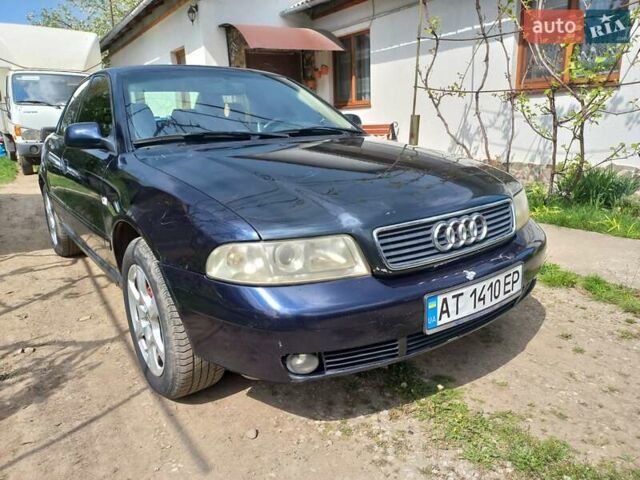Синий Ауди А4, объемом двигателя 1.8 л и пробегом 472 тыс. км за 3100 $, фото 1 на Automoto.ua