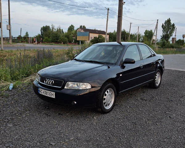 Синий Ауди А4, объемом двигателя 1.6 л и пробегом 218 тыс. км за 3850 $, фото 1 на Automoto.ua