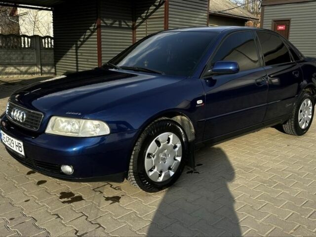 Синій Ауді А4, об'ємом двигуна 1.8 л та пробігом 214 тис. км за 3999 $, фото 1 на Automoto.ua