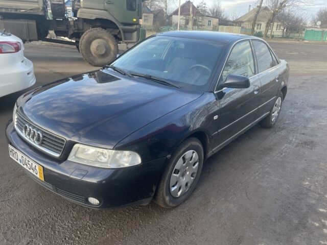 Синий Ауди А4, объемом двигателя 2.4 л и пробегом 217 тыс. км за 3200 $, фото 1 на Automoto.ua