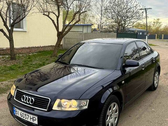 Синій Ауді А4, об'ємом двигуна 2 л та пробігом 300 тис. км за 4700 $, фото 1 на Automoto.ua