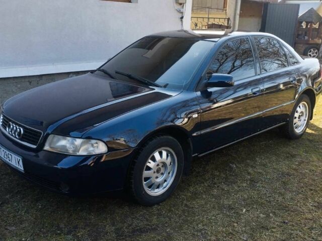 Синий Ауди А4, объемом двигателя 1.8 л и пробегом 348 тыс. км за 3500 $, фото 1 на Automoto.ua