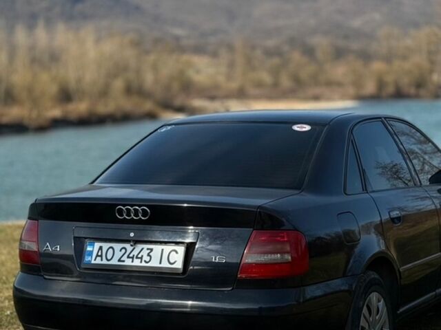 Синий Ауди А4, объемом двигателя 1.6 л и пробегом 365 тыс. км за 3599 $, фото 1 на Automoto.ua