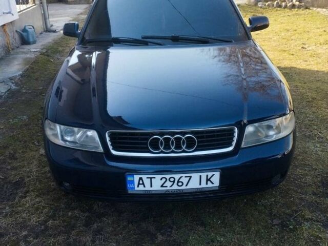 Синий Ауди А4, объемом двигателя 1.8 л и пробегом 348 тыс. км за 3200 $, фото 1 на Automoto.ua