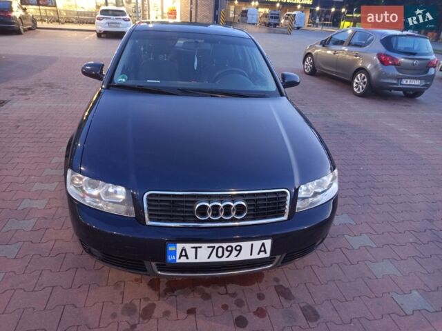 Синий Ауди А4, объемом двигателя 2 л и пробегом 245 тыс. км за 4500 $, фото 1 на Automoto.ua
