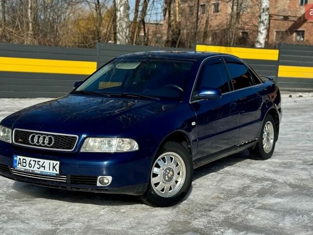 Синій Ауді А4, об'ємом двигуна 1.6 л та пробігом 285 тис. км за 3299 $, фото 1 на Automoto.ua