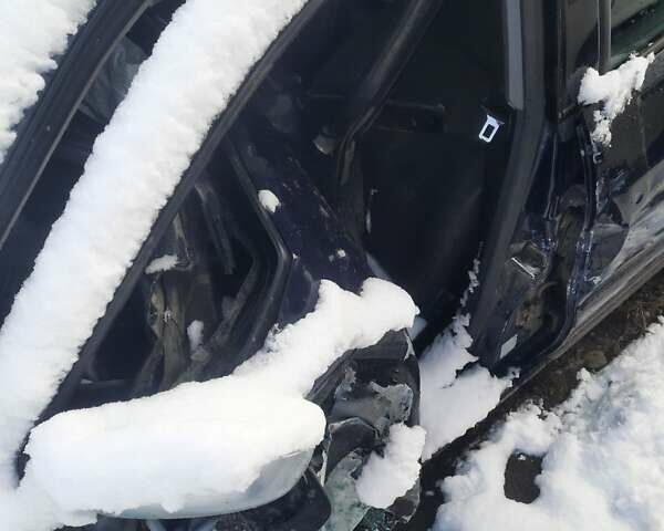 Синий Ауди А4, объемом двигателя 1.6 л и пробегом 286 тыс. км за 1100 $, фото 1 на Automoto.ua