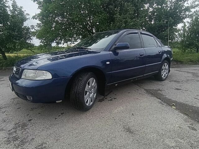 Синій Ауді А4, об'ємом двигуна 1.8 л та пробігом 373 тис. км за 3900 $, фото 1 на Automoto.ua