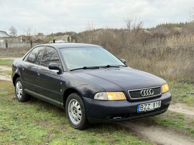 Синій Ауді А4, об'ємом двигуна 2.5 л та пробігом 300 тис. км за 1750 $, фото 1 на Automoto.ua