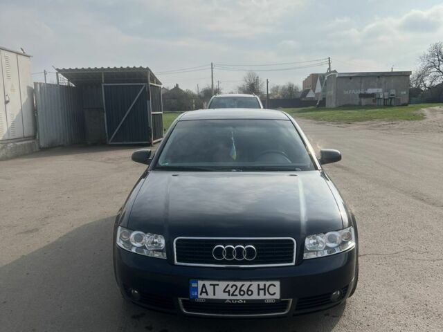 Синий Ауди А4, объемом двигателя 1.8 л и пробегом 340 тыс. км за 5600 $, фото 1 на Automoto.ua