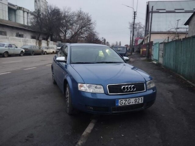 Синий Ауди А4, объемом двигателя 2.5 л и пробегом 345 тыс. км за 1950 $, фото 1 на Automoto.ua