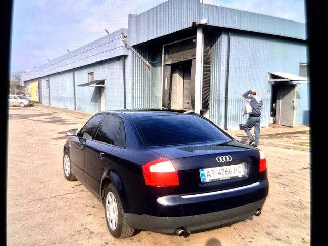 Синій Ауді А4, об'ємом двигуна 1.8 л та пробігом 290 тис. км за 5400 $, фото 1 на Automoto.ua