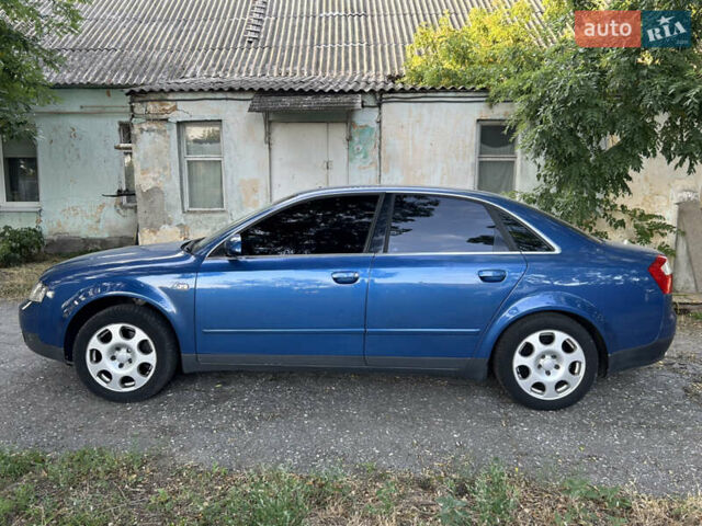 Синий Ауди А4, объемом двигателя 3 л и пробегом 292 тыс. км за 4500 $, фото 1 на Automoto.ua