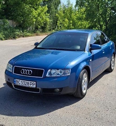 Синий Ауди А4, объемом двигателя 2 л и пробегом 332 тыс. км за 4300 $, фото 1 на Automoto.ua