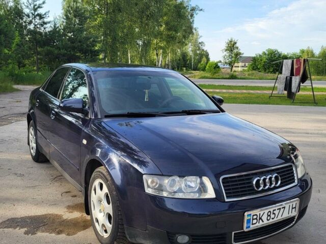 Синій Ауді А4, об'ємом двигуна 2 л та пробігом 305 тис. км за 4400 $, фото 1 на Automoto.ua